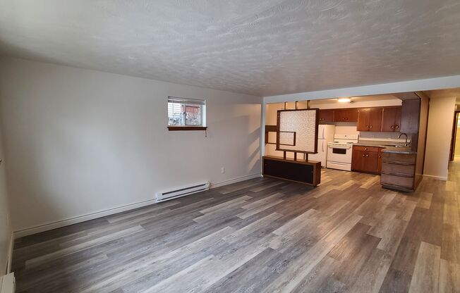 1521 W 8th Ave