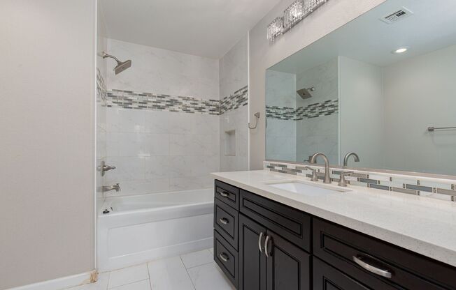 3 beds, 2.5 baths, $1,900, Unit UNIT 152