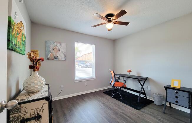 2 beds, 1 bath, 720 sqft, $1,219