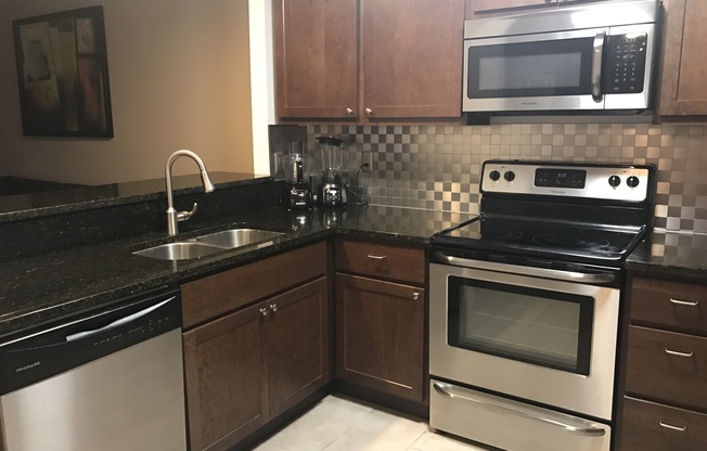 1 bed, 1 bath, 896 sqft, $1,295, Unit 6273-10