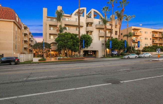 Exterior area at Palm Royale Apartments, Los Angeles, California