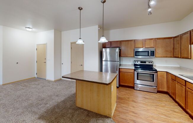 3 beds, 2 baths, 1,500 sqft, $1,495, Unit 4685-301