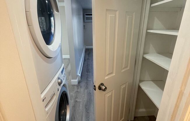 2 beds, 1 bath, 680 sqft, $2,400, Unit 25-28