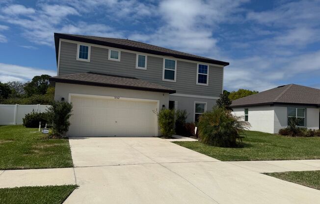 Beautiful/Like New Home in Winter Haven