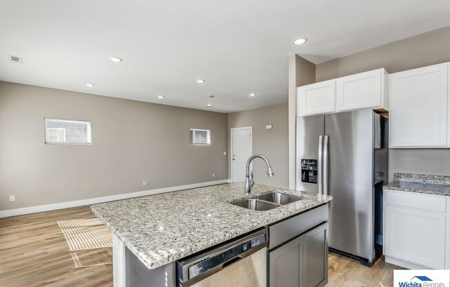 Newer 4 bedroom, 2.5 bath duplex NE Wichita