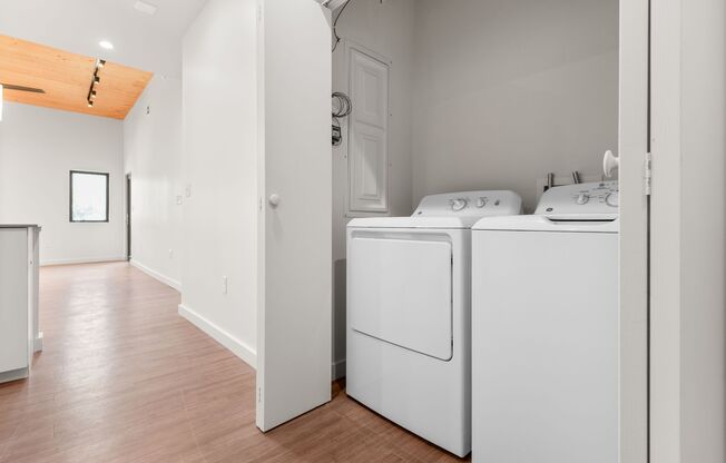 2 beds, 2 baths, 1,021 sqft, $2,122, Unit 302