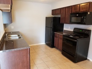 2 beds, 1 bath, 790 sqft, $1,150, Unit Apt 3