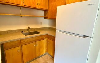 2 beds, 1 bath, $2,800, Unit 16