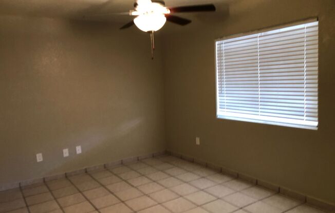 2 beds, 1 bath, 851 sqft, $1,450, Unit 01