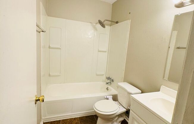 Studio, 1 bath, 494 sqft, $690, Unit 17