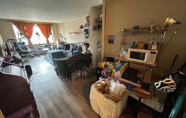 1 bed, 1 bath, $1,145, Unit 301