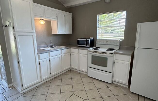 1 bed, 1 bath, $699