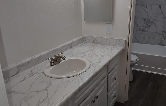 2 beds, 1 bath, 761 sqft, $1,150, Unit 131