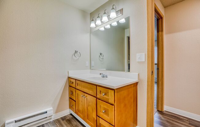 1 bed, 1 bath, 988 sqft, $1,500, Unit K-168