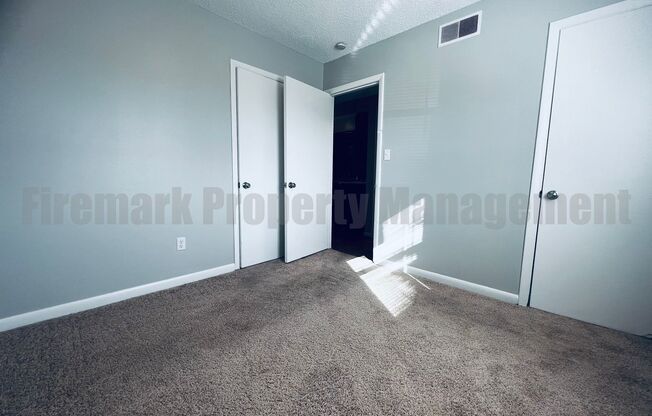 2 beds, 1 bath, $850, Unit 225-9