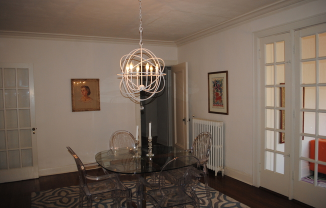 3 beds, 1 bath, 1,600 sqft, $1,995, Unit 19