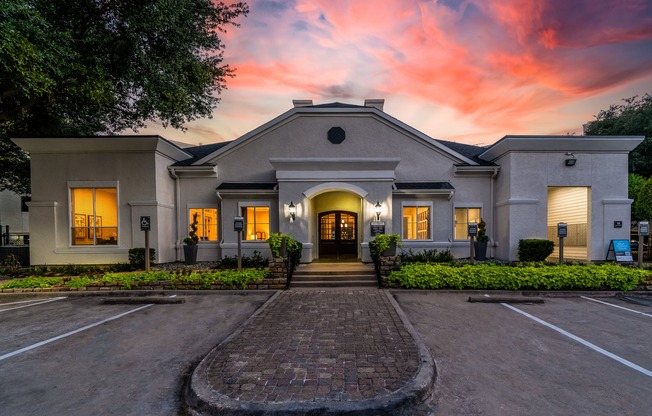 Villas at Hermann Park | Houston, TX | Leasing Office at Dusk