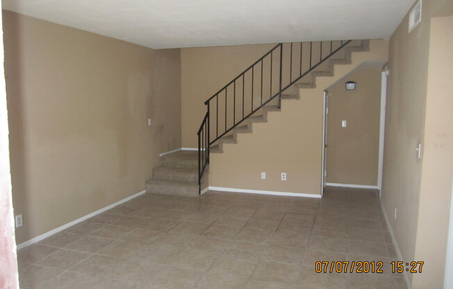 This Townhouse is located minutes from the freeway!