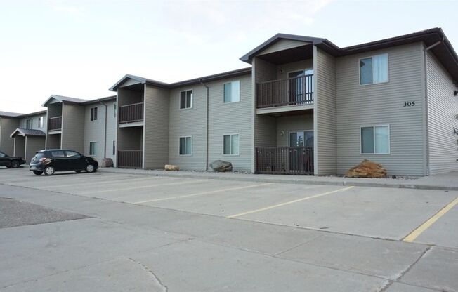 2 beds, 2 baths, $845, Unit 14