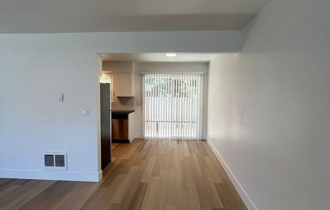 2 beds, 1 bath, $1,895, Unit 10