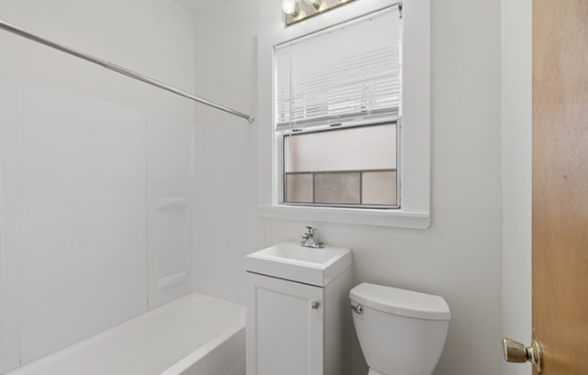 Studio, 1 bath, 400 sqft, $1,150, Unit C05