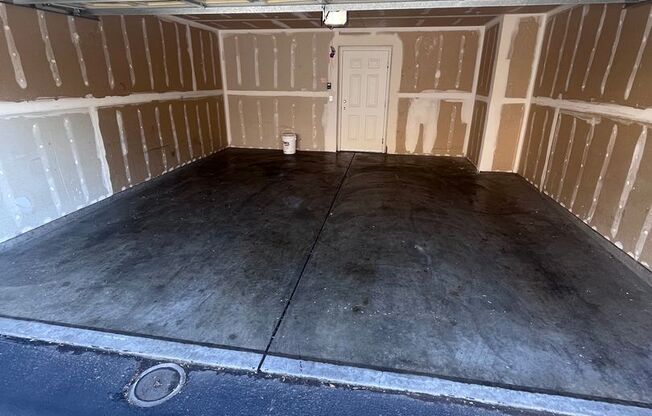 2 beds, 2 baths, $2,195, Unit # 1813