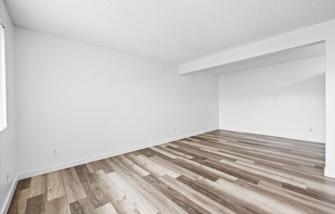 Studio, 1 bath, 475 sqft, $900, Unit 18