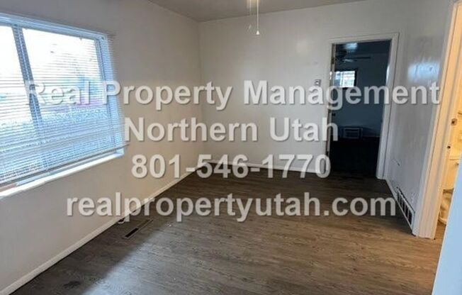 2 beds, 1 bath, 1,300 sqft, $1,300, Unit 486 15th St.