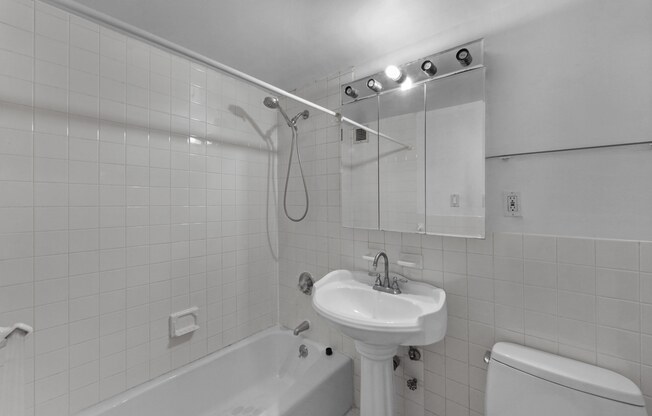 61 Lexington Ave 1F