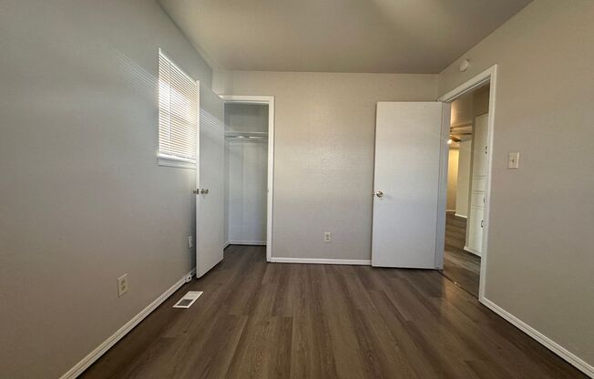 3 beds, 1 bath, $1,095