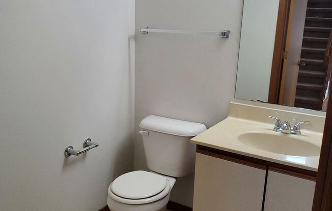 2 beds, 1.5 baths, 950 sqft, $1,434, Unit 5811-2A