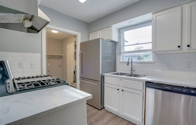 304 John Nance Garner Cir Unit #B2 Austin, TX 78753