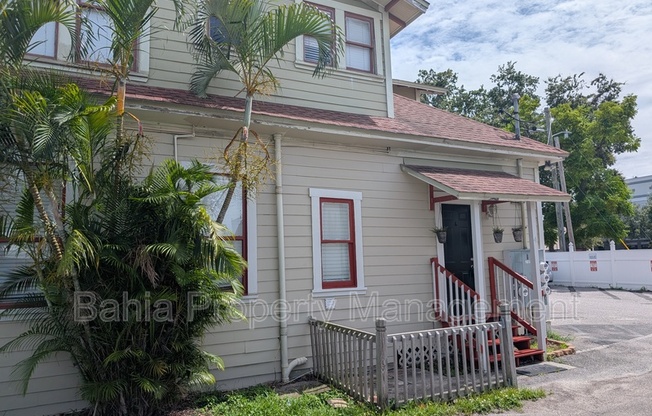 103 S WESTLAND AVE