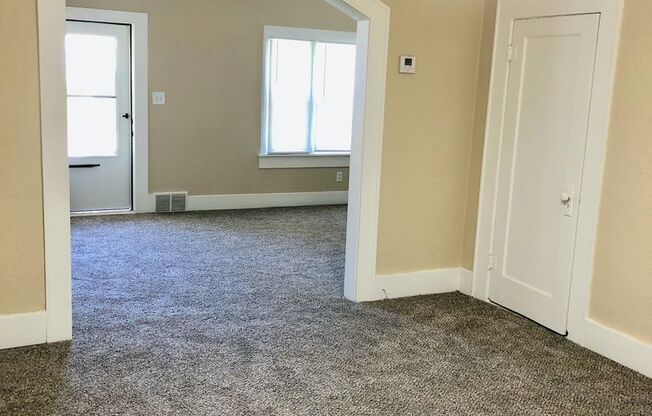 2 beds, 1 bath, $915