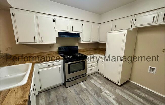 Dreamy 3 Bed/2 Bath Condo in SE Bakersfield w/ RBP & Security Deposit Alternative