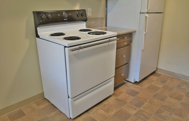 2 beds, 1 bath, 785 sqft, $1,295, Unit FQ 319