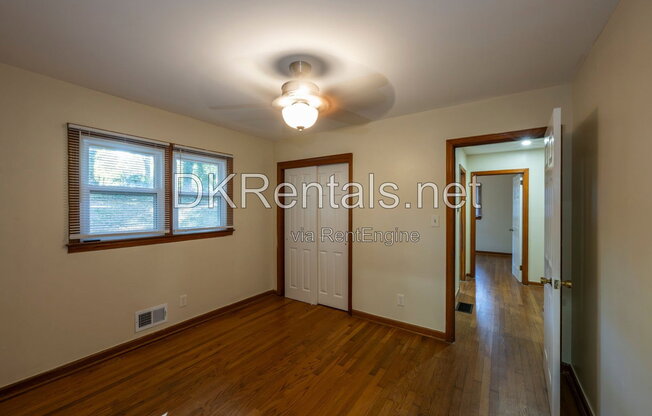3 beds, 2 baths, 1,160 sqft, $1,900