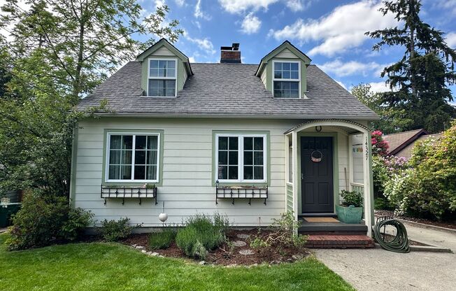 Briercrest ~ North Seattle Home