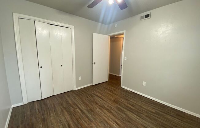 2 beds, 1.5 baths, $825