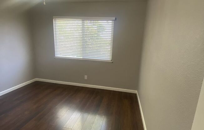 2 beds, 1 bath, 800 sqft, $1,850, Unit O-19