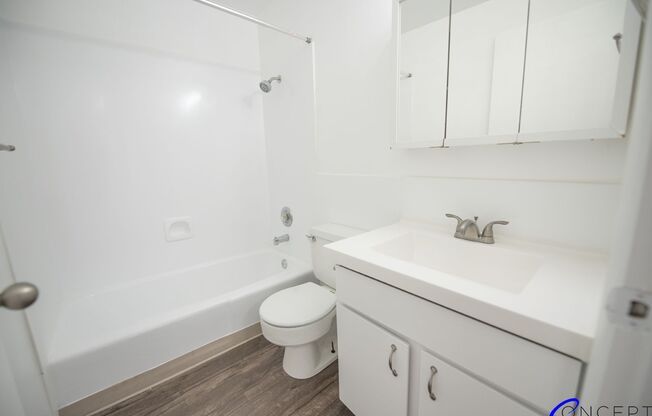 2 beds, 1 bath, 935 sqft, $1,299, Unit 06