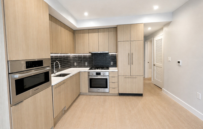 2 beds, 2 baths, 867 sqft, $3,995, Unit 301