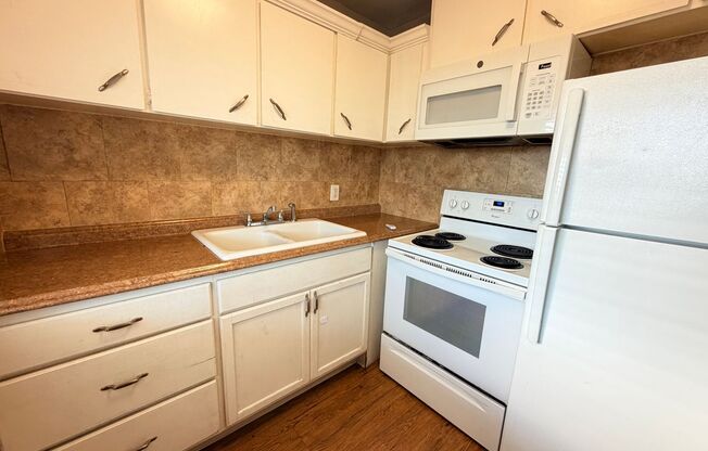 1 bed, 1 bath, 560 sqft, $1,150, Unit 205