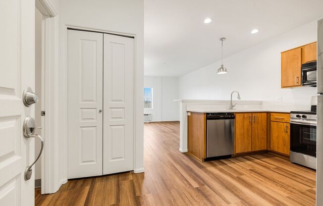 1 bed, 1 bath, 662 sqft, $1,425, Unit 419