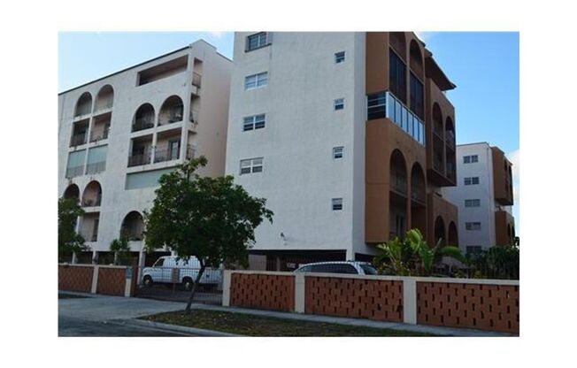 Spacious 1 Bed, 1.5 Bath Apartment in Gated Hialeah Community - Available July 2025!