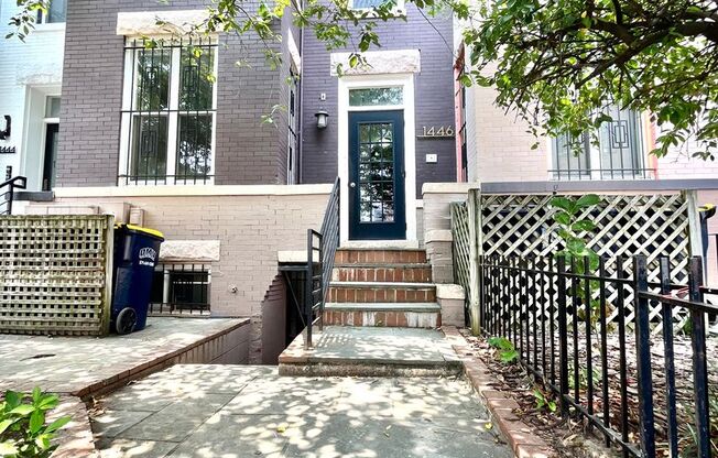 Columbia Heights| 900 sqft 2bd, 1bth|Townhouse English Bsmt Apt| Shared Back Patio