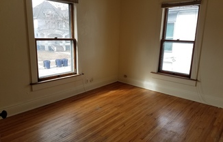 3 beds, 2 baths, $1,195