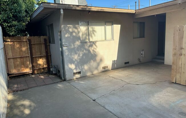 2 beds, 1 bath, 858 sqft, $1,395, Unit 1210 S. Watson St.