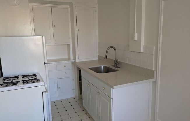 Studio, 1 bath, $1,795, Unit 706