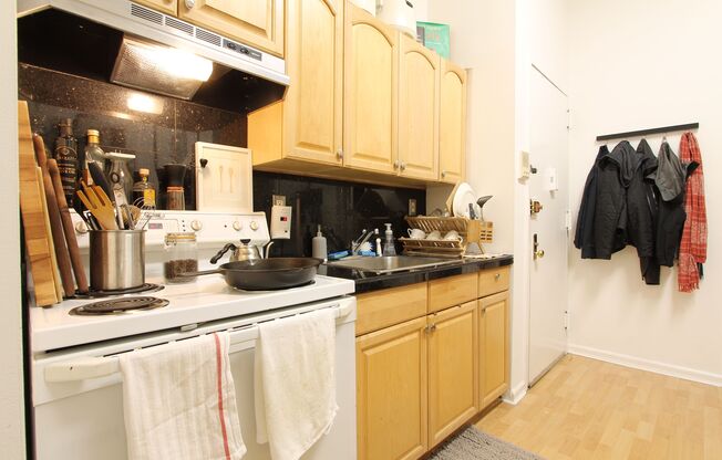 1313 3 AVE
